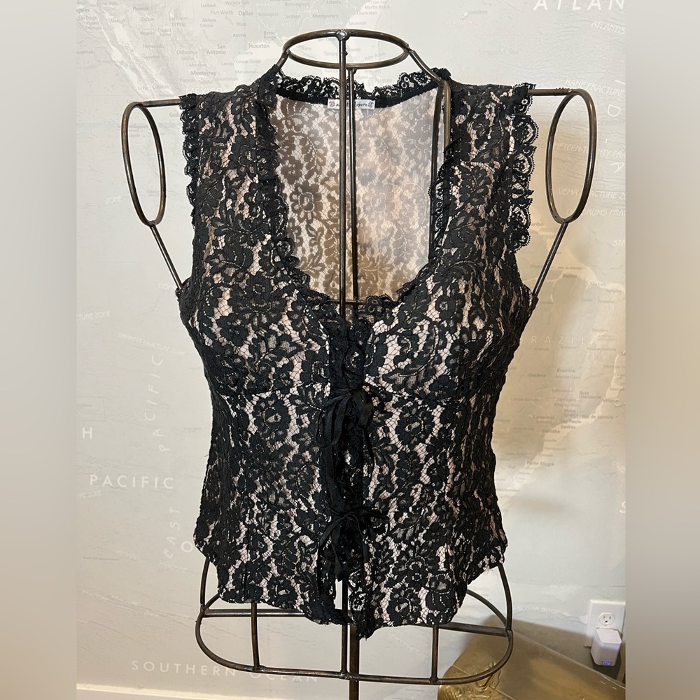 Nanette Lepore Rich Bouquet Black Lace Top Button Front 10 XE